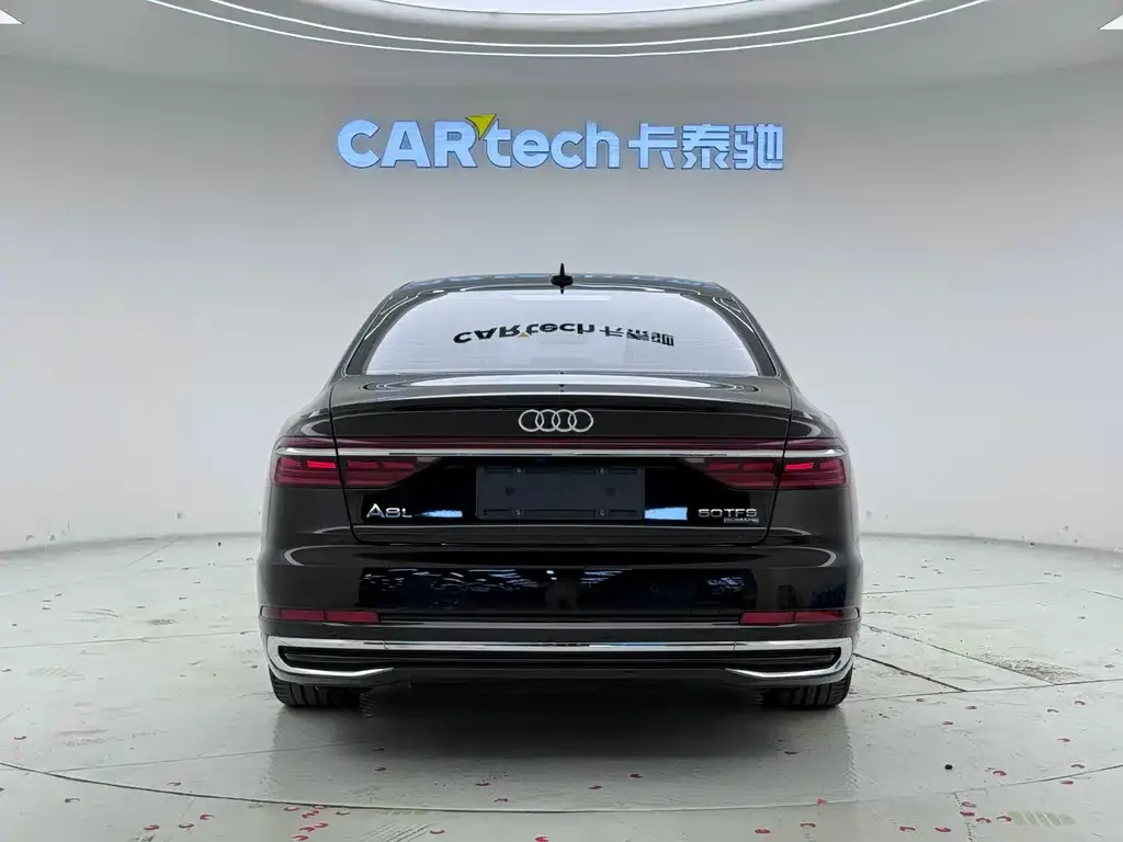 Audi A8 — фото 5