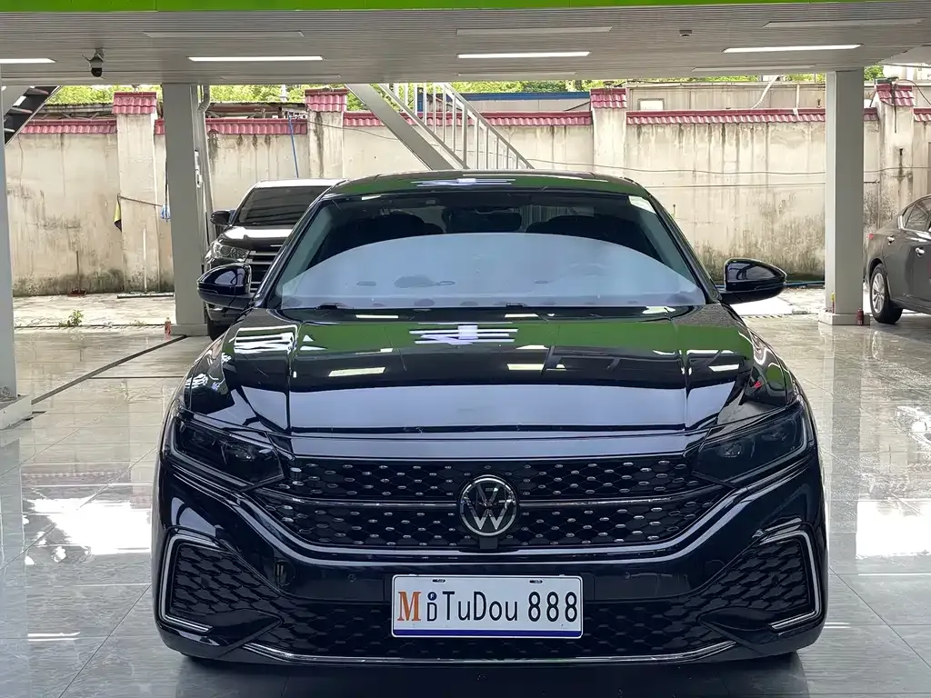 Volkswagen Passat — фото 2
