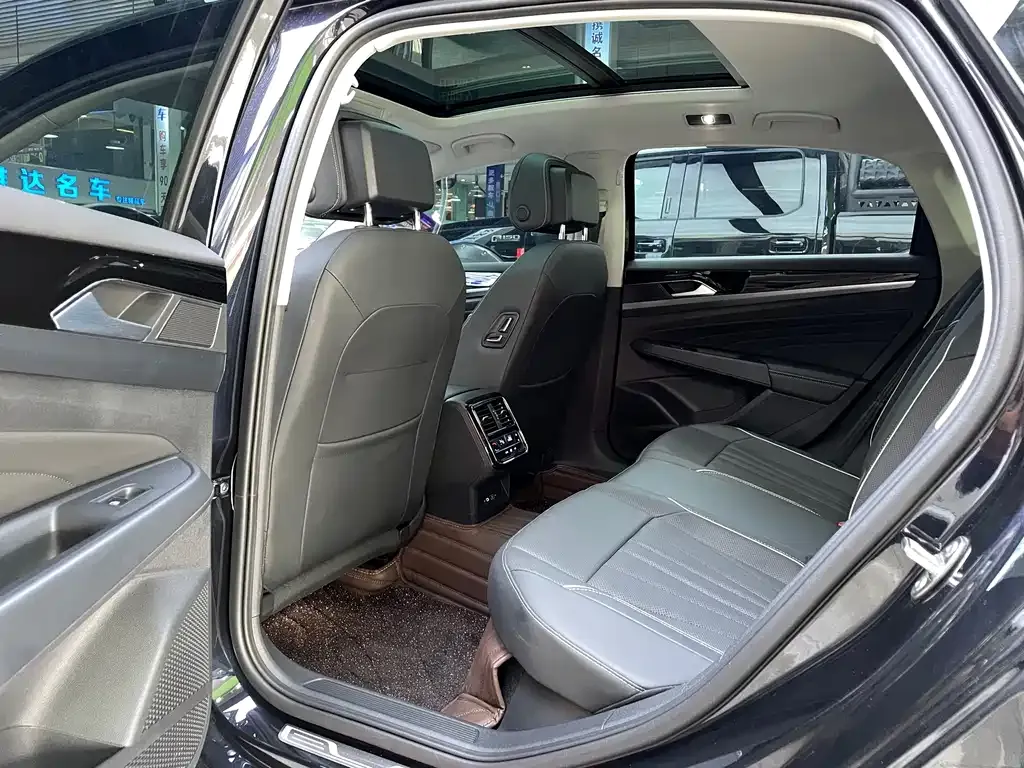 Volkswagen Passat — фото 4