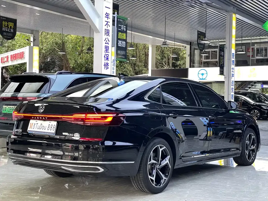 Volkswagen Passat — фото 7