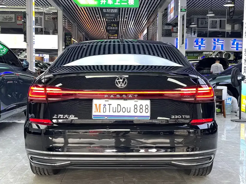Volkswagen Passat — фото 8