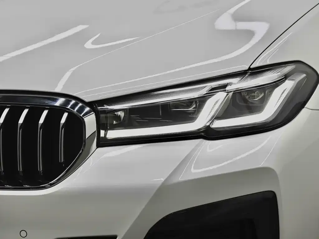 BMW 5 Series — фото 10