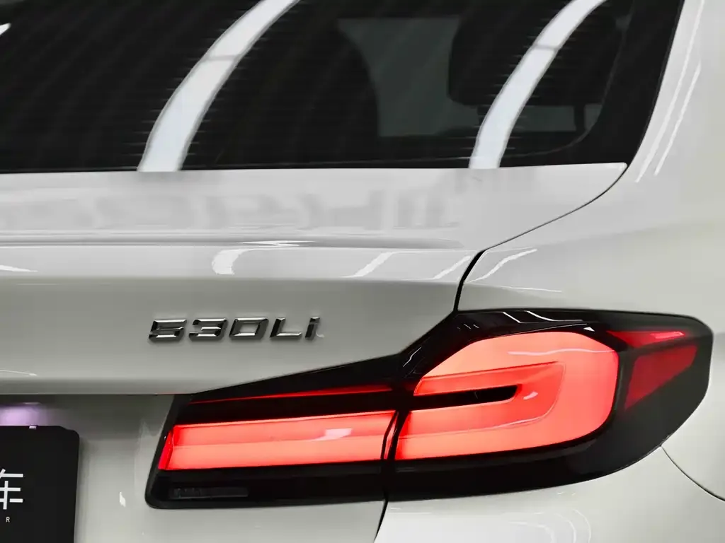 BMW 5 Series — фото 4