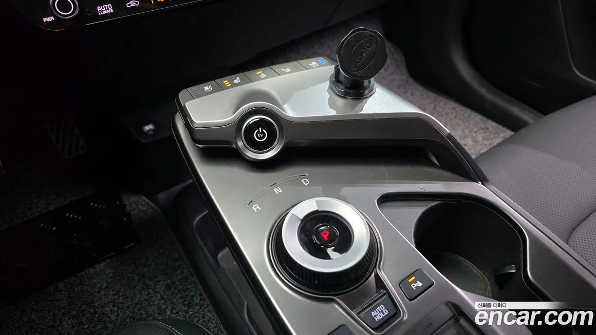Kia EV6 — фото 9