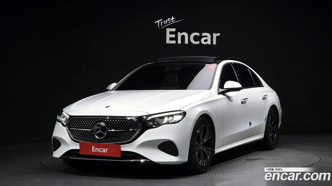 Mercedes-Benz E-Class — фото 1