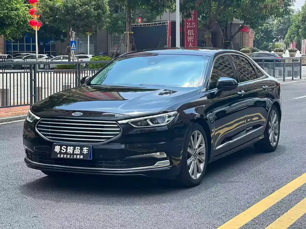 Ford Taurus — фото 1