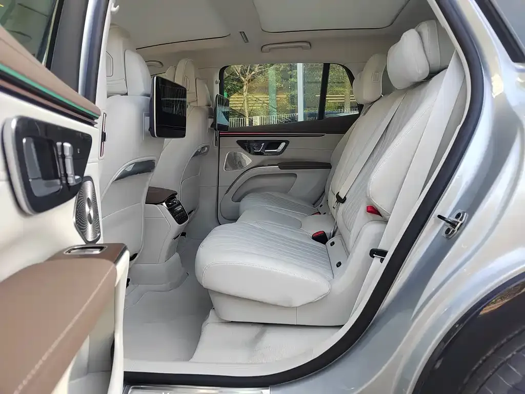 Mercedes-Benz EQS SUV 2025 из CN, фото 7