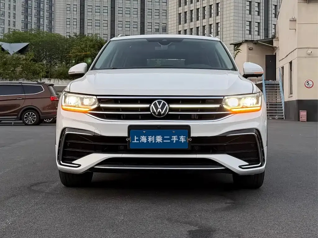 Volkswagen Tiguan L 2022 из CN, фото 2