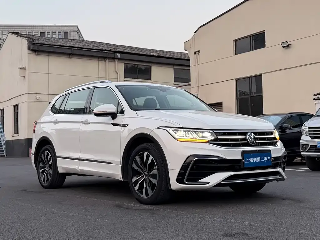 Volkswagen Tiguan L 2022 из CN, фото 3
