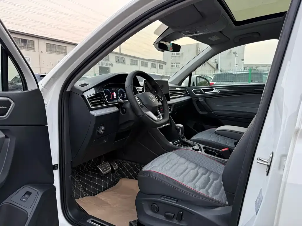 Volkswagen Tiguan L 2022 из CN, фото 8