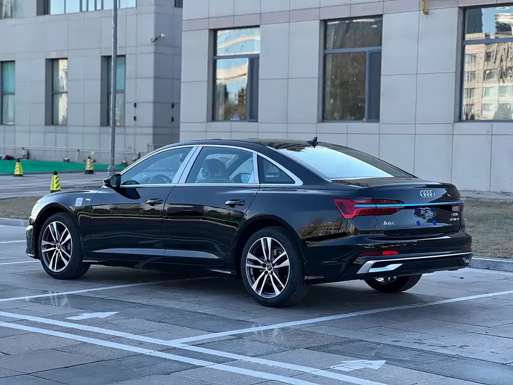 Audi A6L 2025 из CN, фото 6