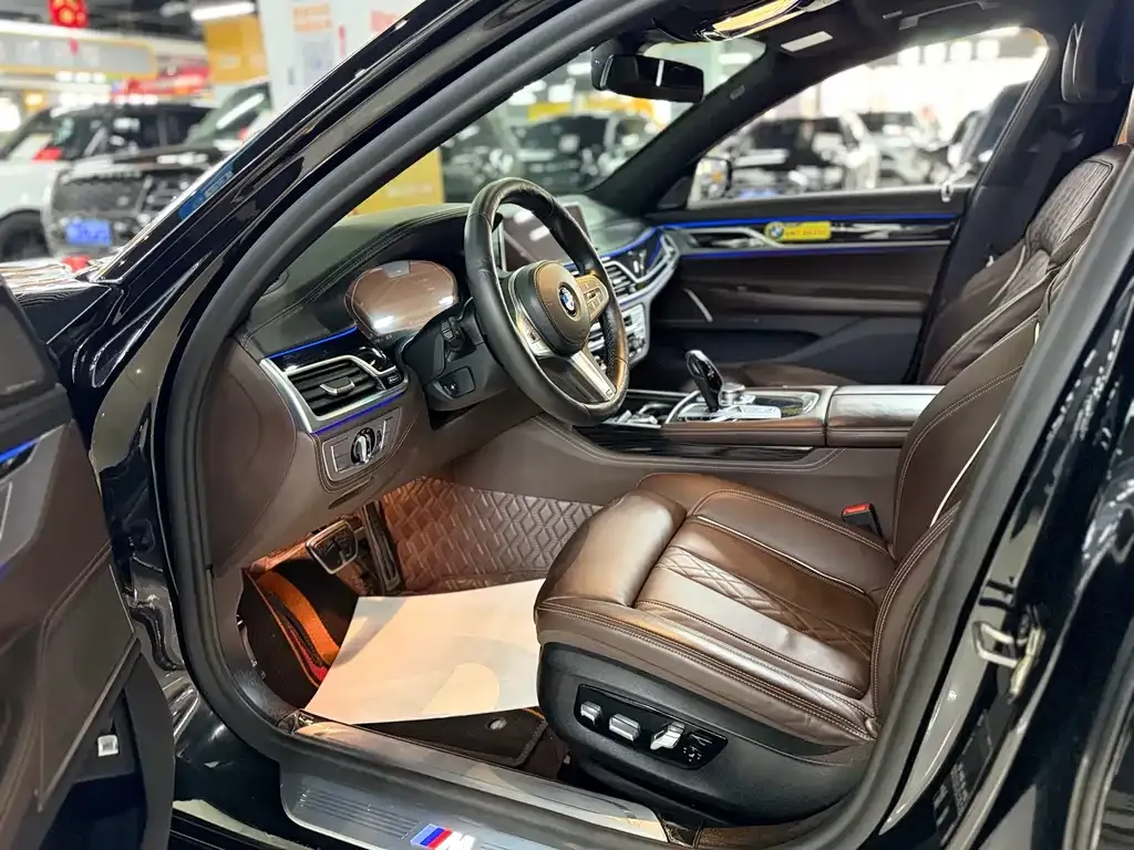 BMW 7 Series 2021 из CN, фото 6