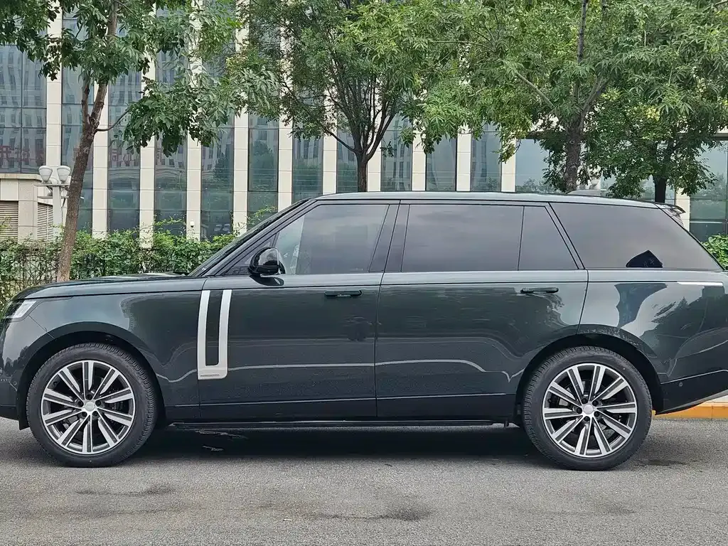 Land Rover Range Rover 2024 из CN, фото 2