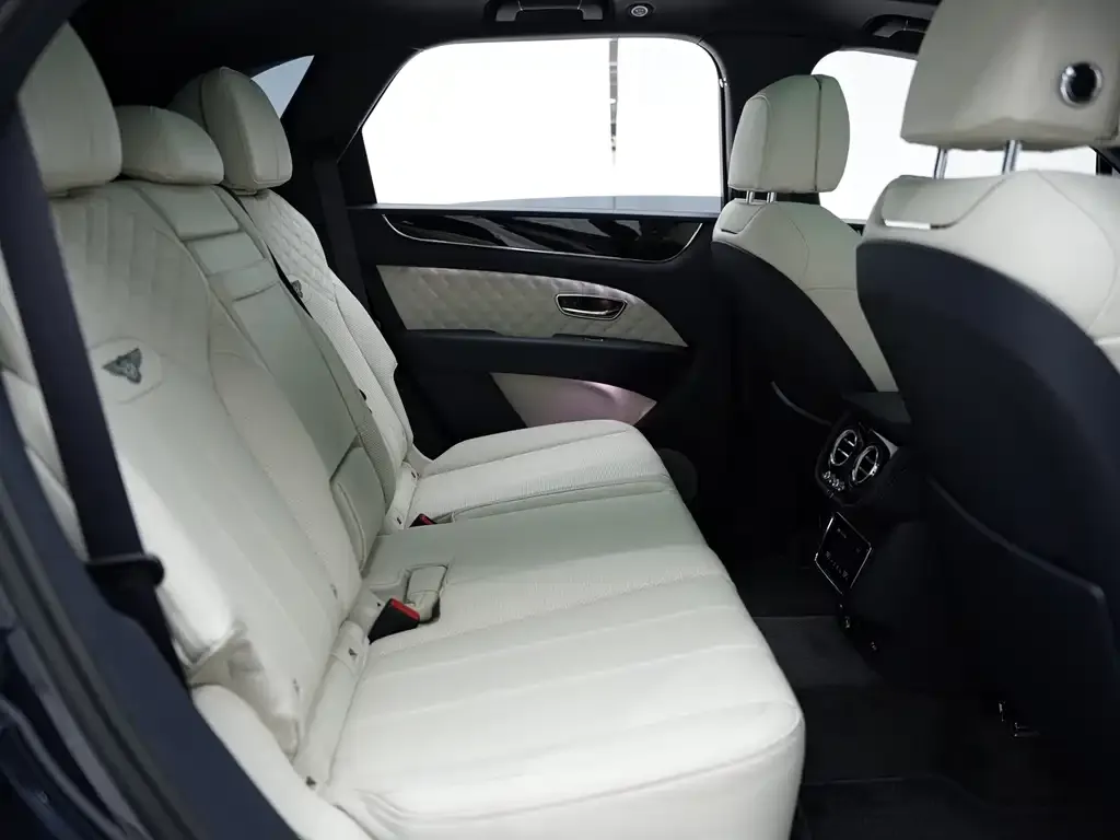 Bentley Bentayga 2021 из CN, фото 7