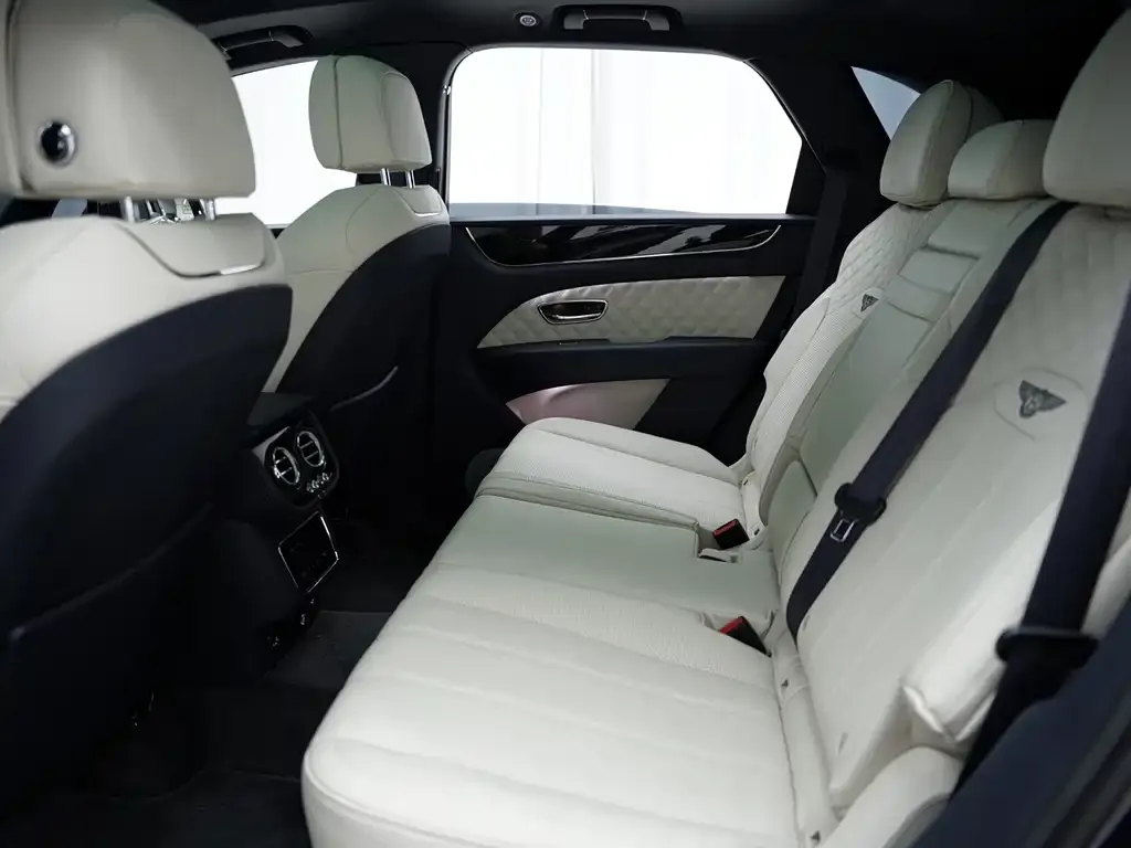 Bentley Bentayga 2021 из CN, фото 8