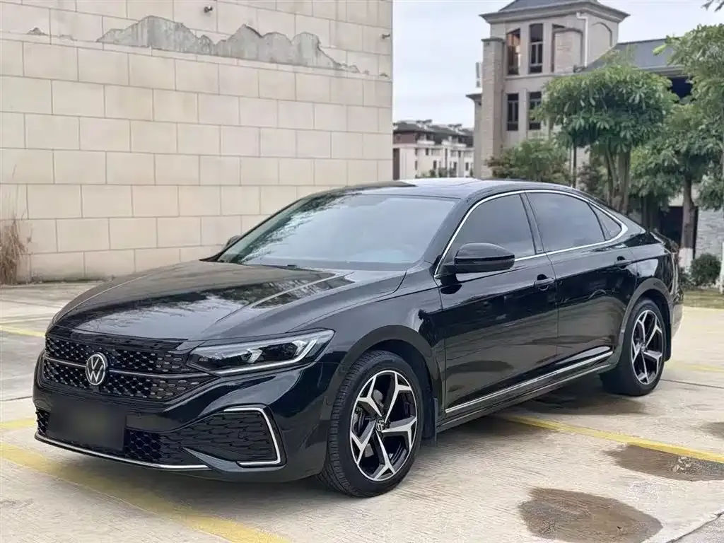 Volkswagen Passat — фото 1