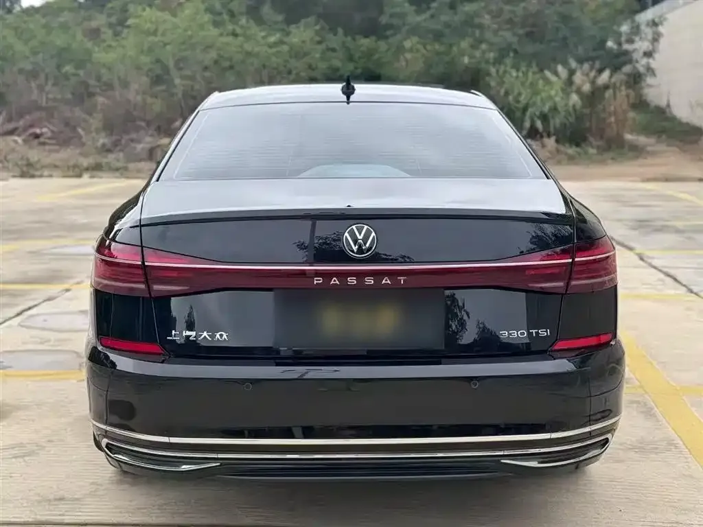 Volkswagen Passat — фото 10
