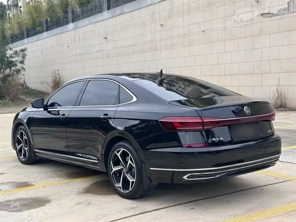 Volkswagen Passat — фото 8