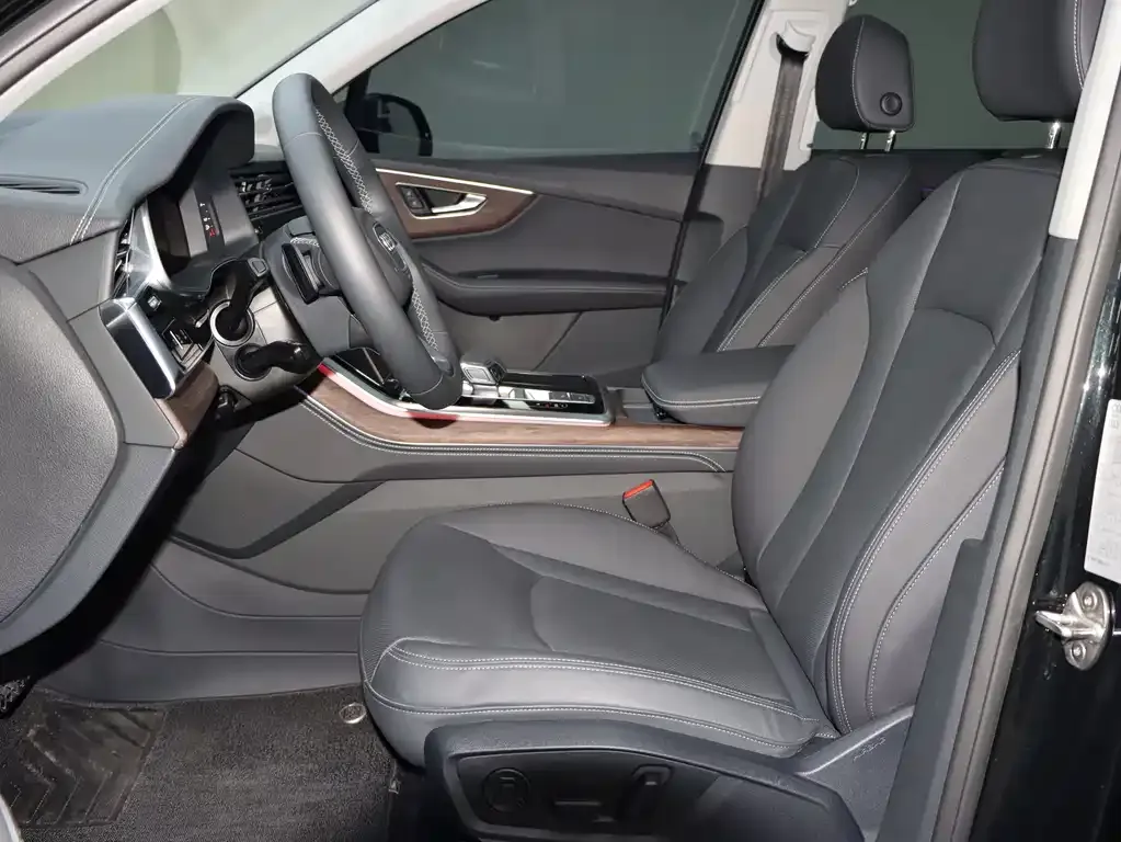 Audi Q7 2025 из CN, фото 5