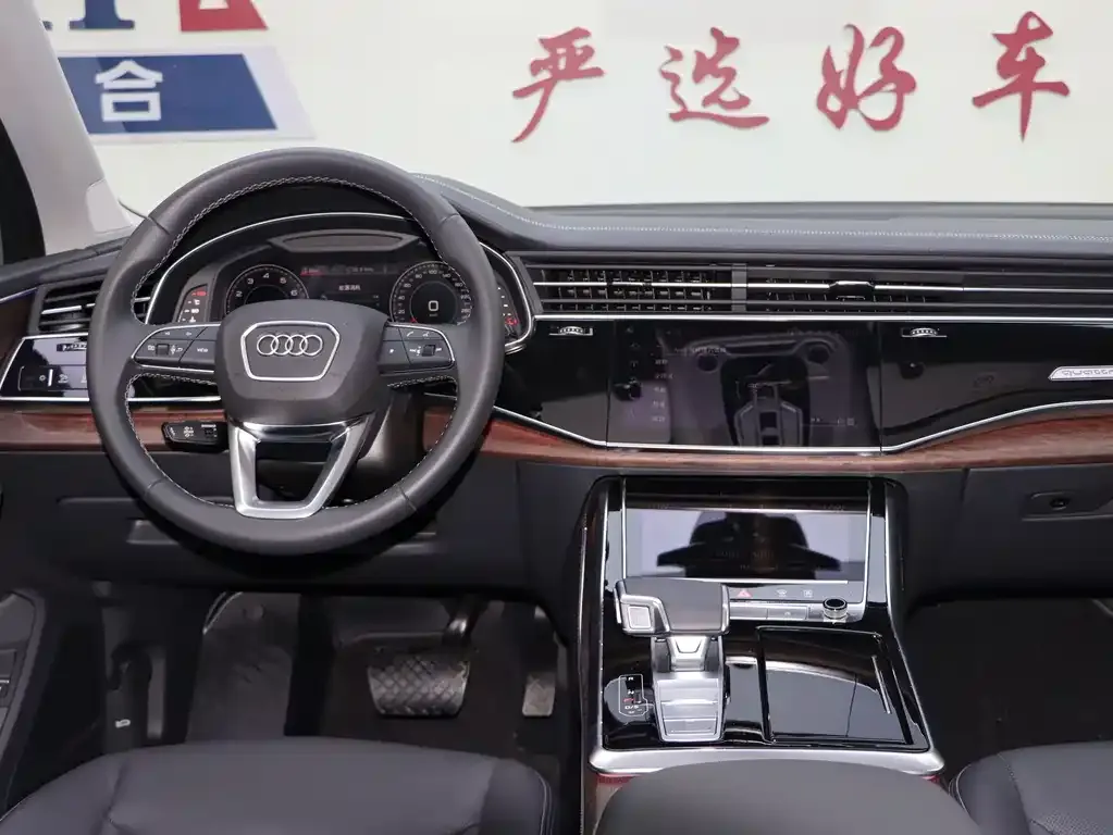 Audi Q7 2025 из CN, фото 7