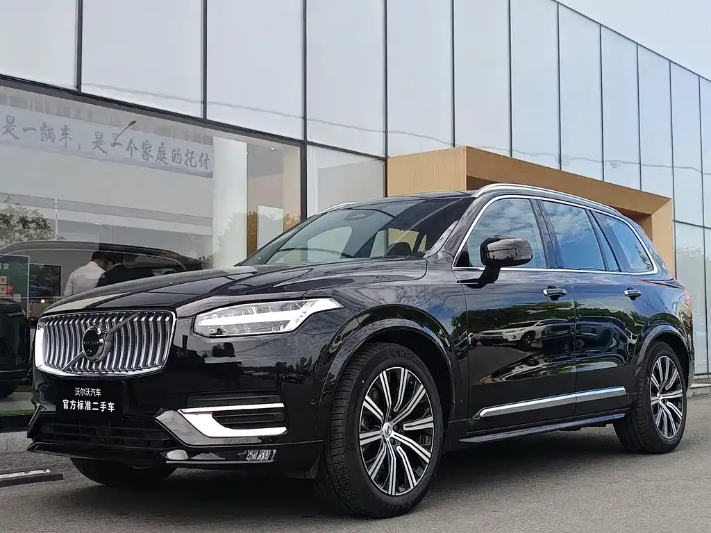 Volvo XC90 — фото 1
