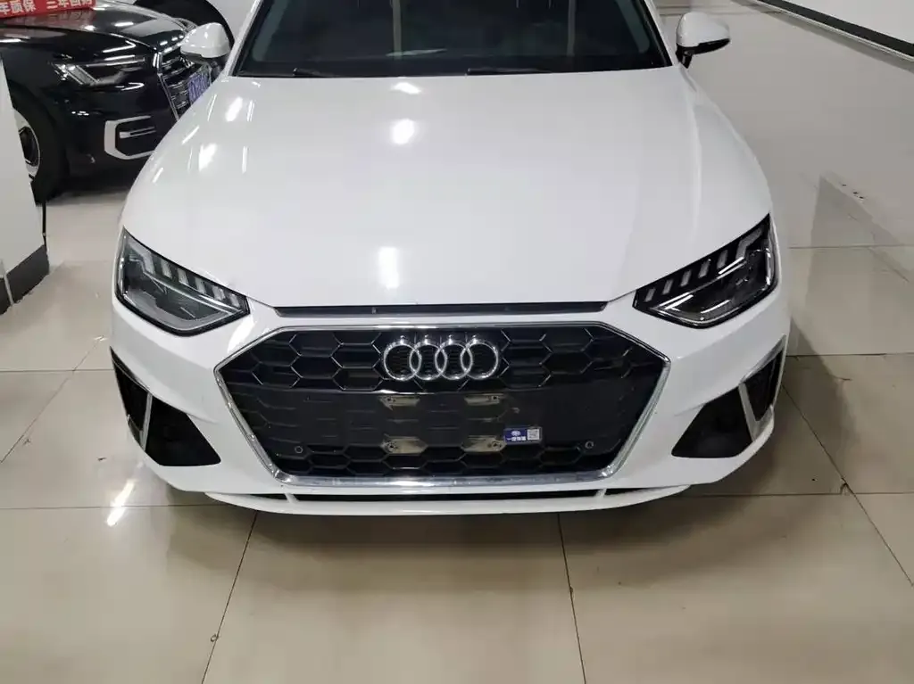 Audi A4L 2021 из CN, фото 2