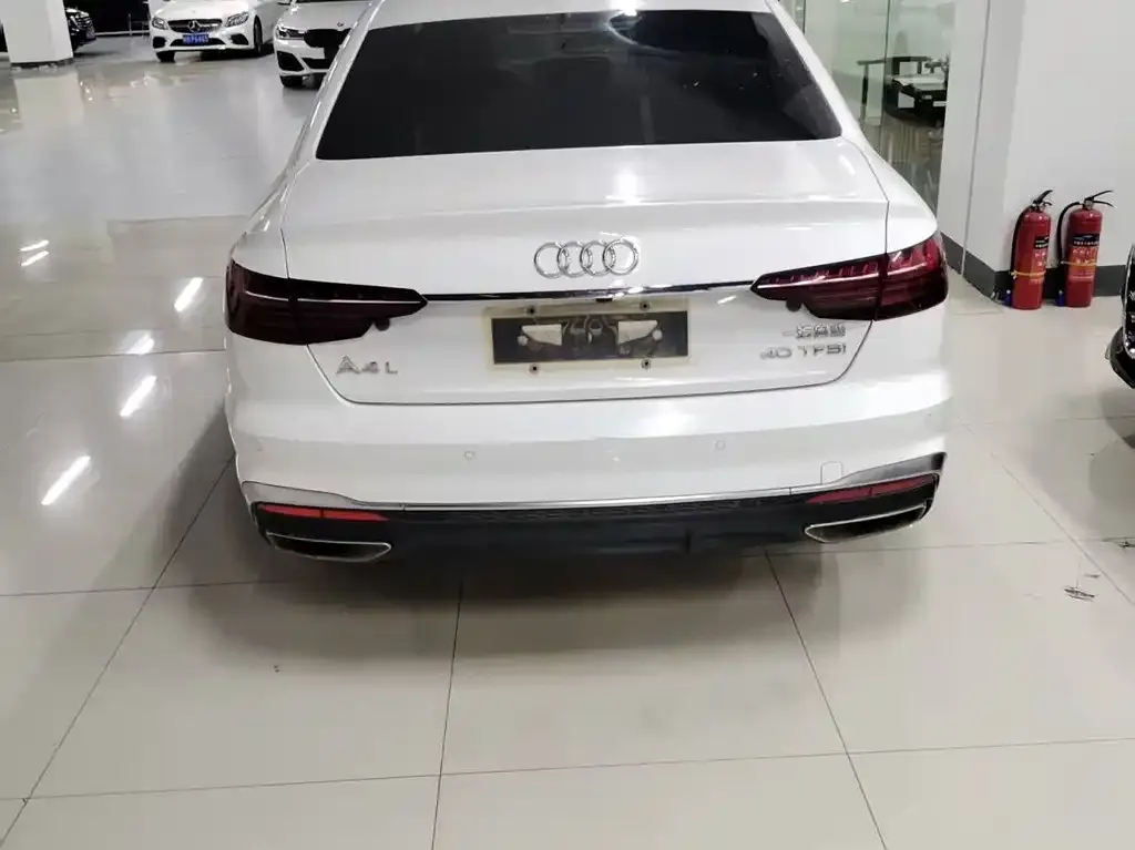 Audi A4L 2021 из CN, фото 3