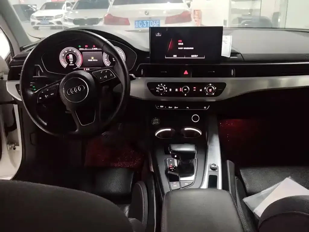 Audi A4L 2021 из CN, фото 8