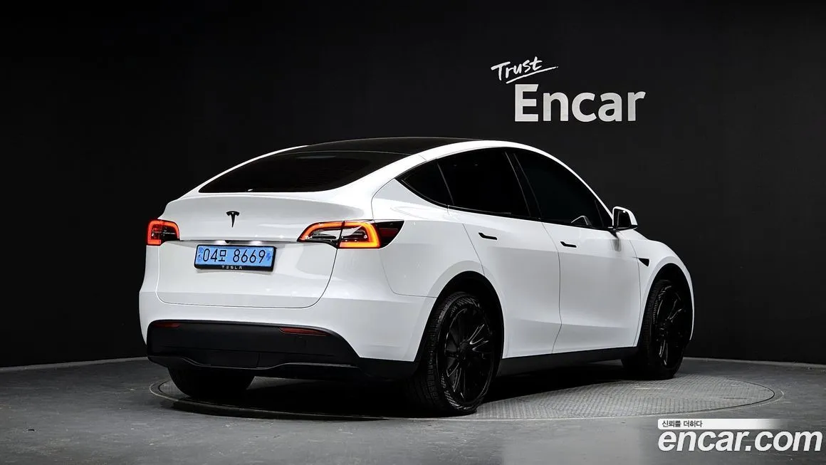 Tesla Model Y — фото 2