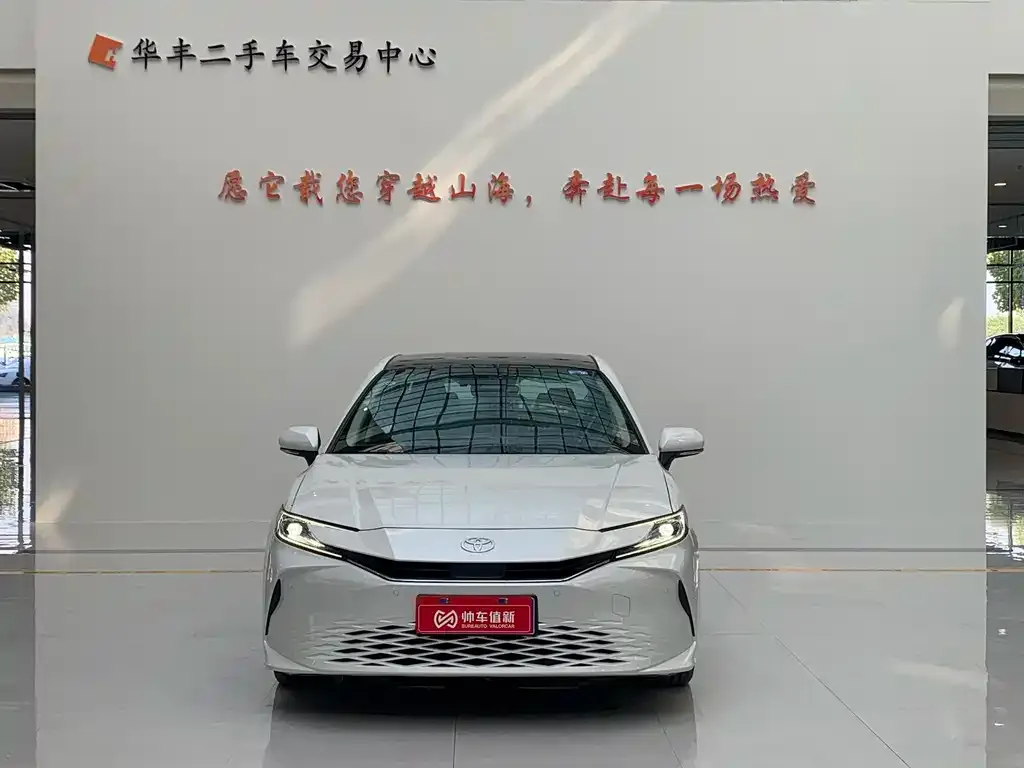 Toyota Camry 2025 из CN, фото 2