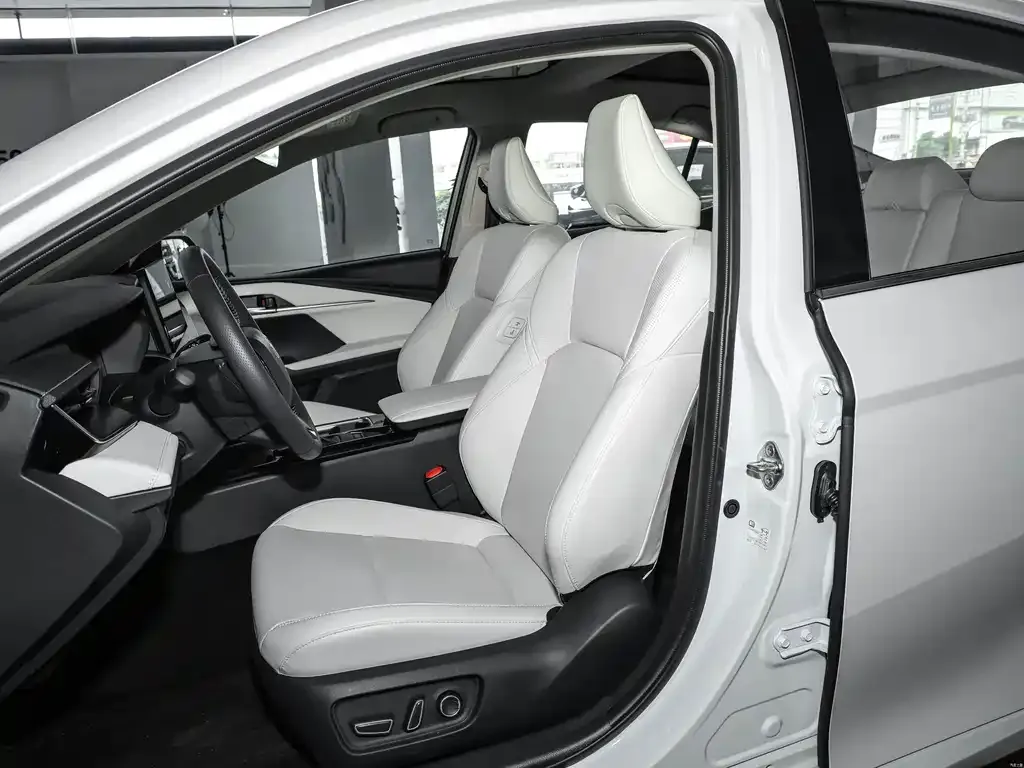 Toyota Camry 2025 из CN, фото 7