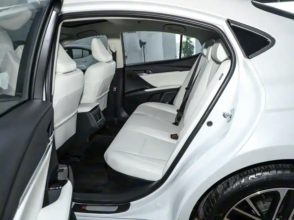Toyota Camry 2025 из CN, фото 9