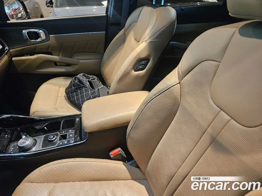 Kia Sorento — фото 8