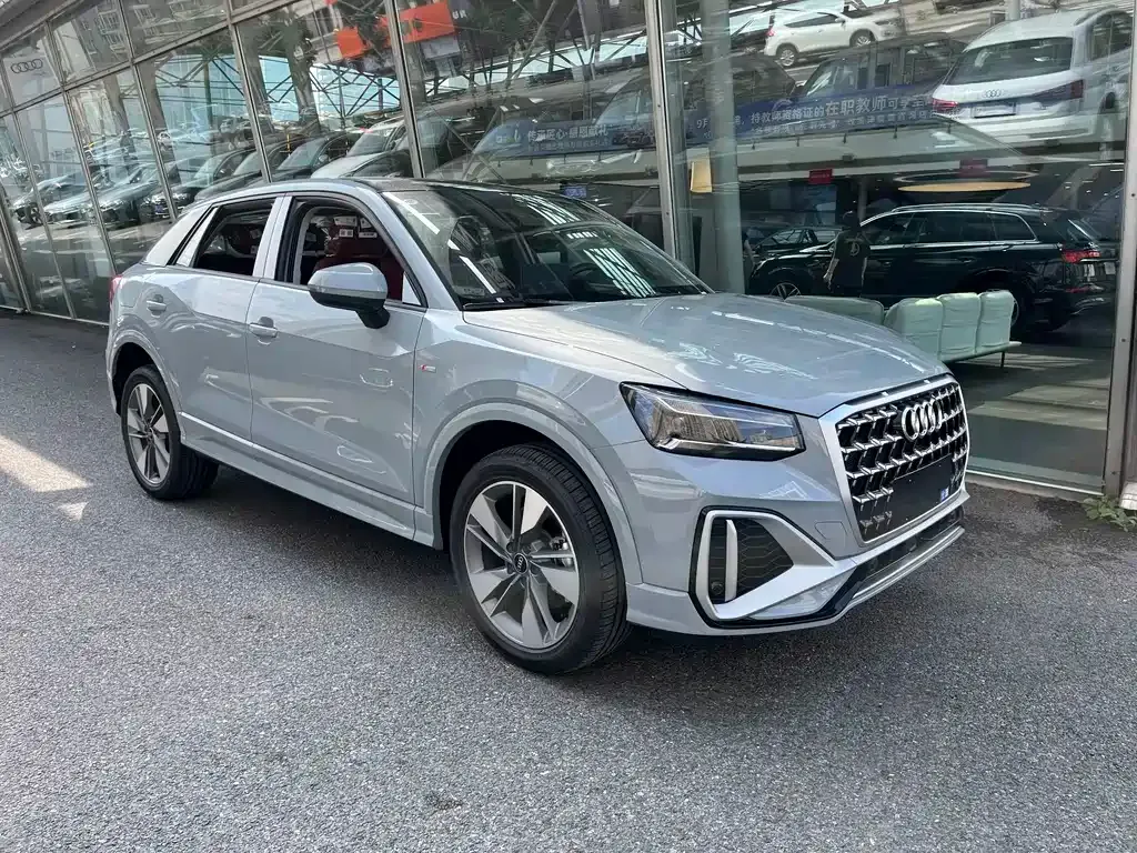 Audi Q2L 2025 из CN, фото 1