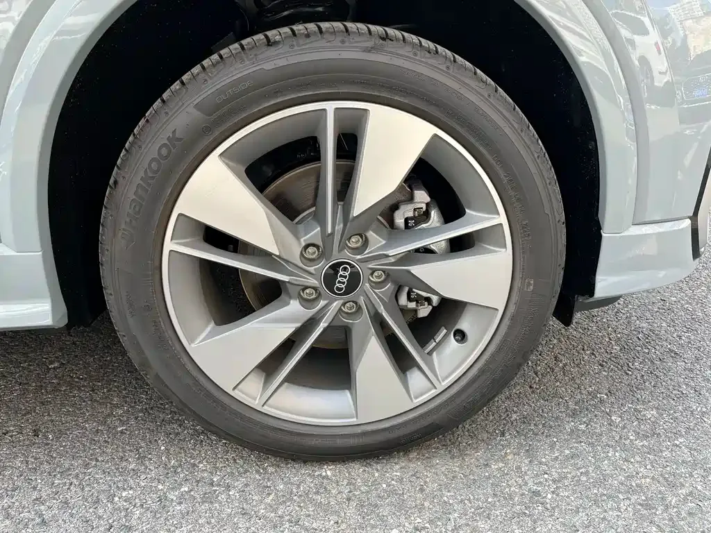 Audi Q2L 2025 из CN, фото 3