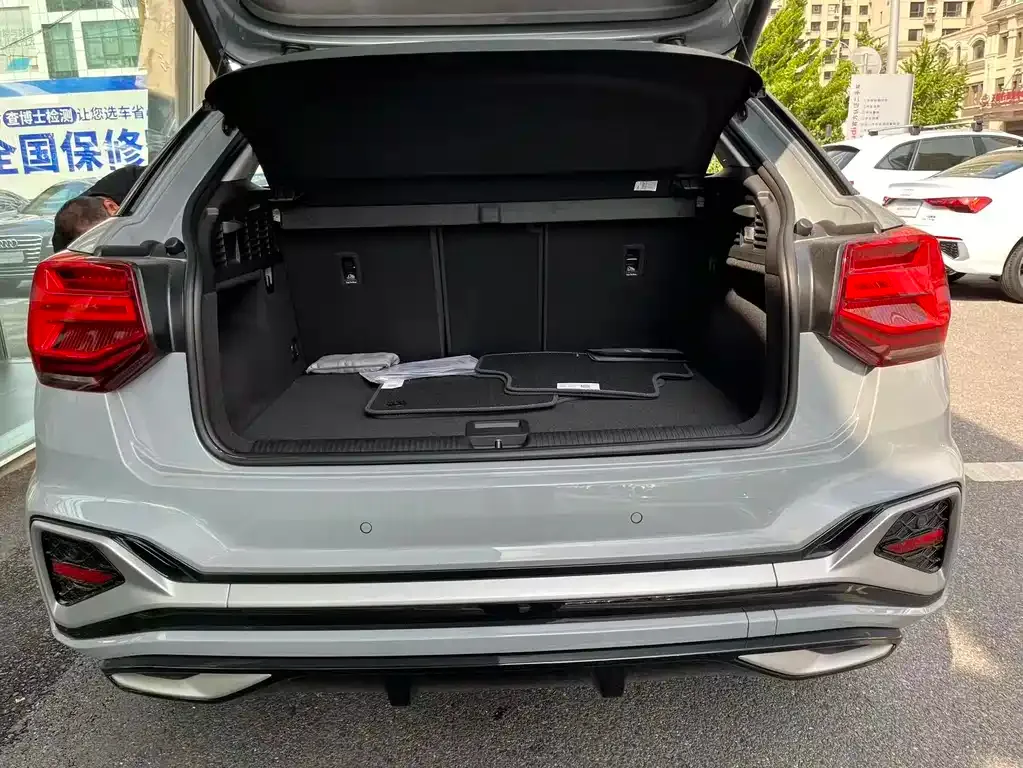 Audi Q2L 2025 из CN, фото 9