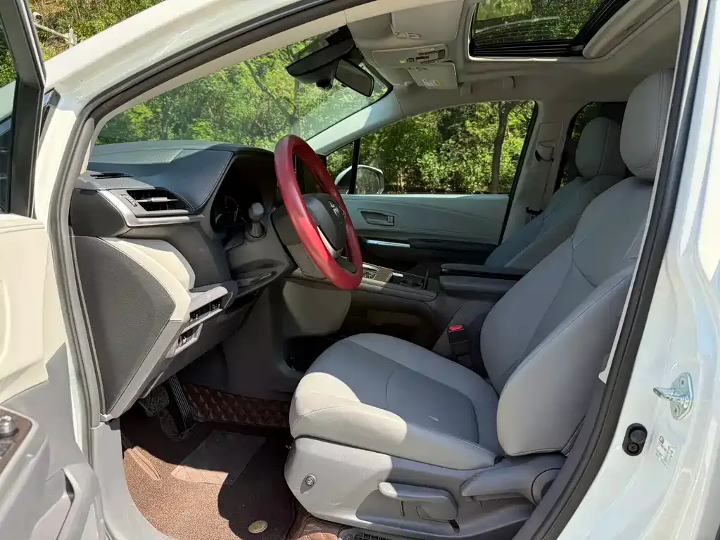 Toyota Granvia 2023 из CN, фото 4