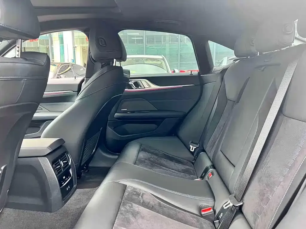 BMW 4 Series 2024 из CN, фото 10