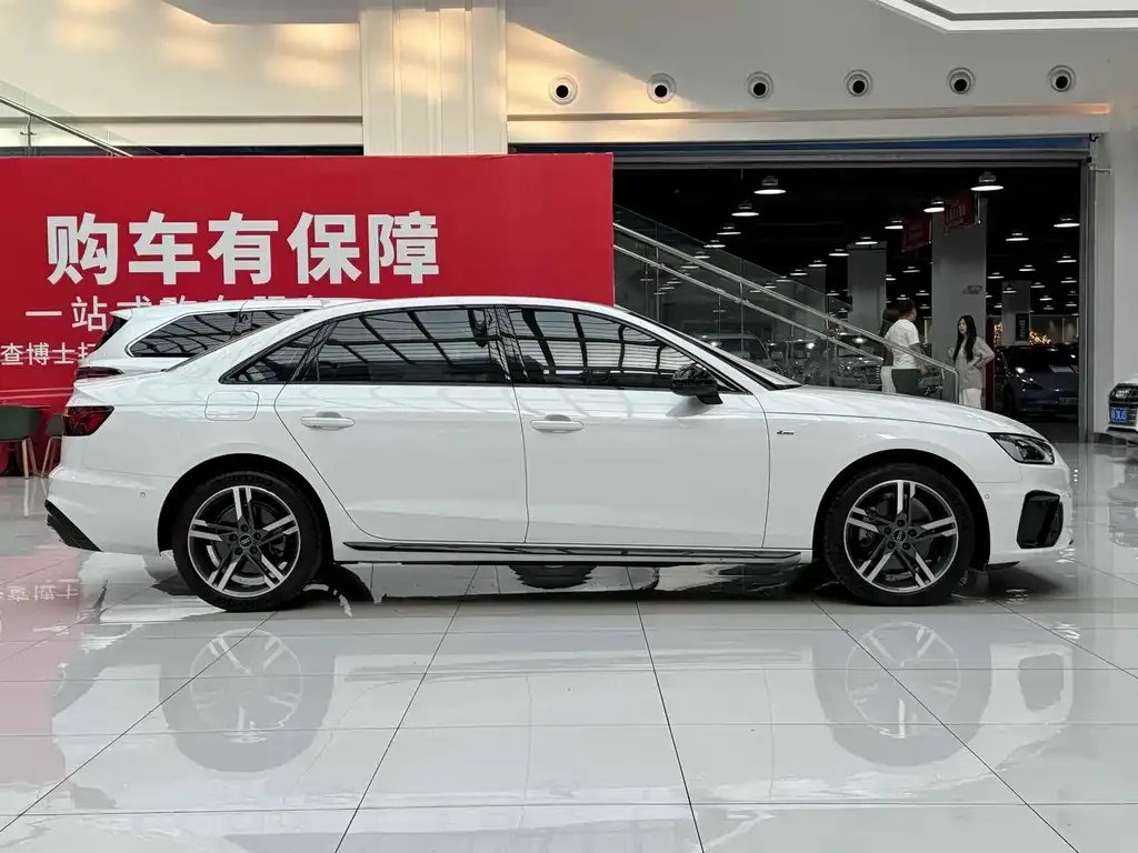 Audi A4L 2023 из CN, фото 10