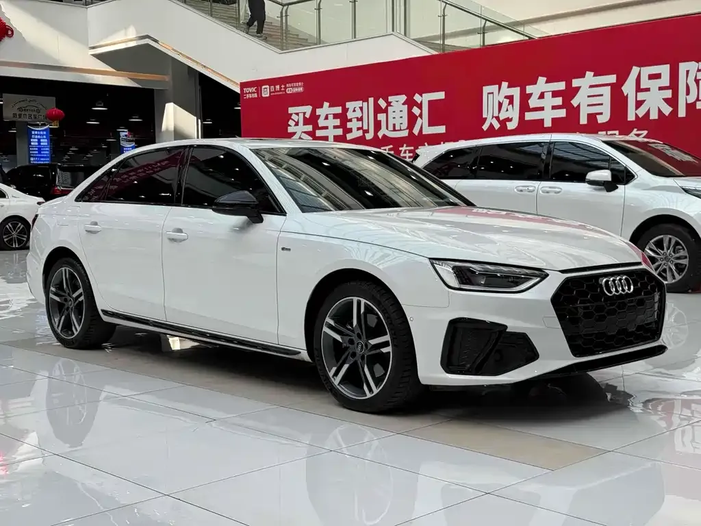 Audi A4L 2023 из CN, фото 3