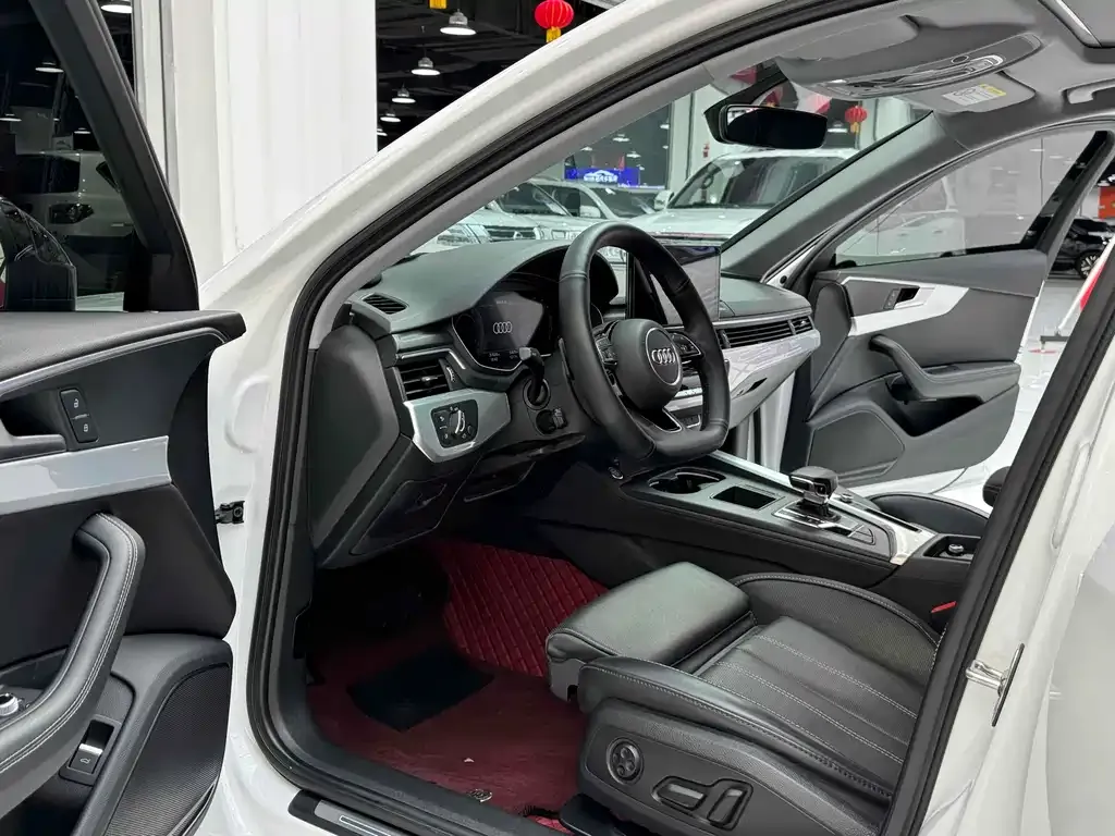 Audi A4L 2023 из CN, фото 4