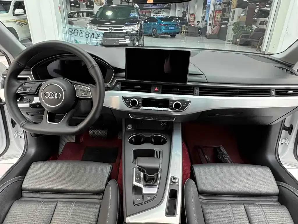 Audi A4L 2023 из CN, фото 5