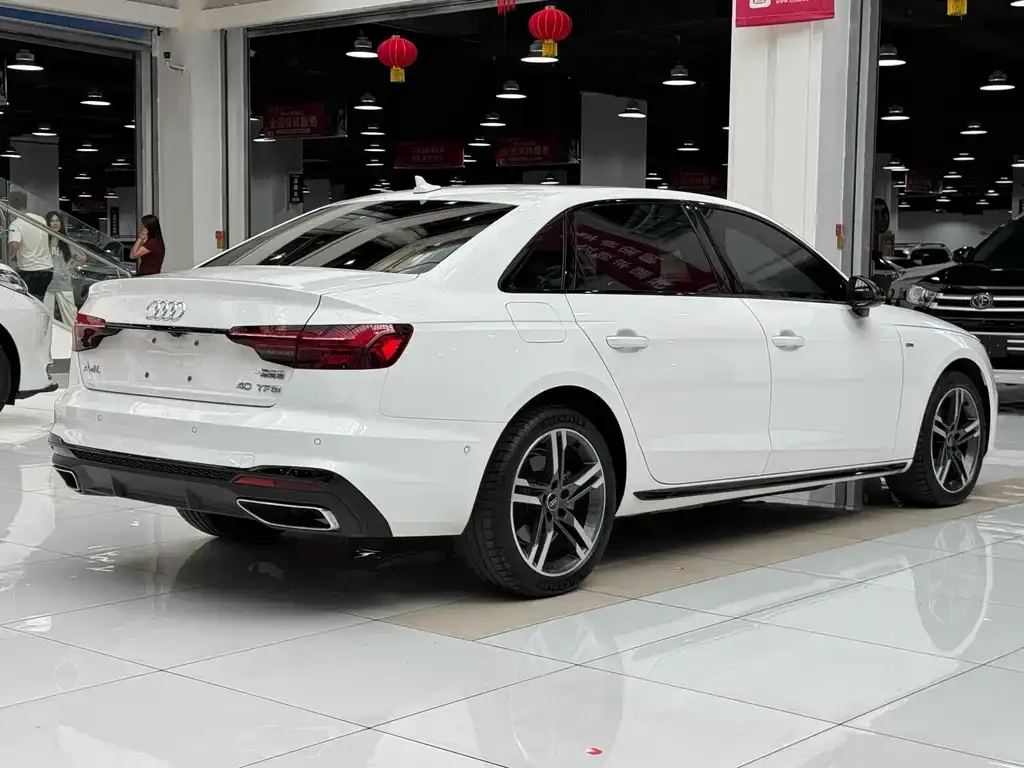 Audi A4L 2023 из CN, фото 7
