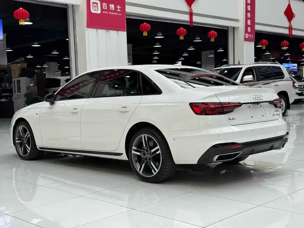 Audi A4L 2023 из CN, фото 9