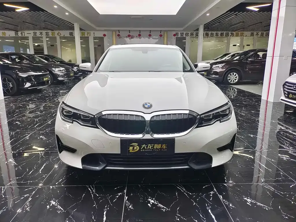 BMW 3 Series 2021 из CN, фото 1