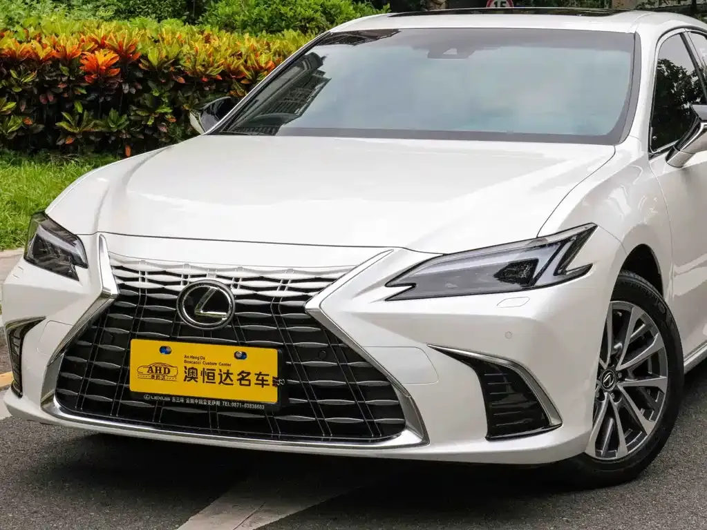 Lexus ES 2025 из CN, фото 2