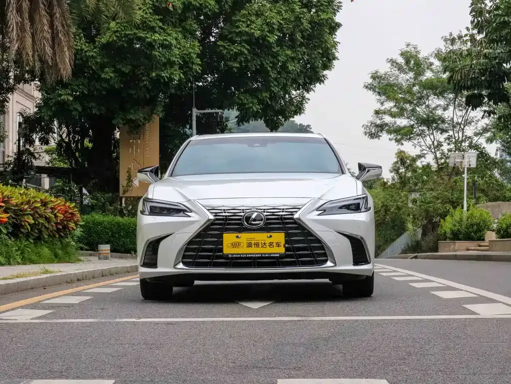 Lexus ES 2025 из CN, фото 3