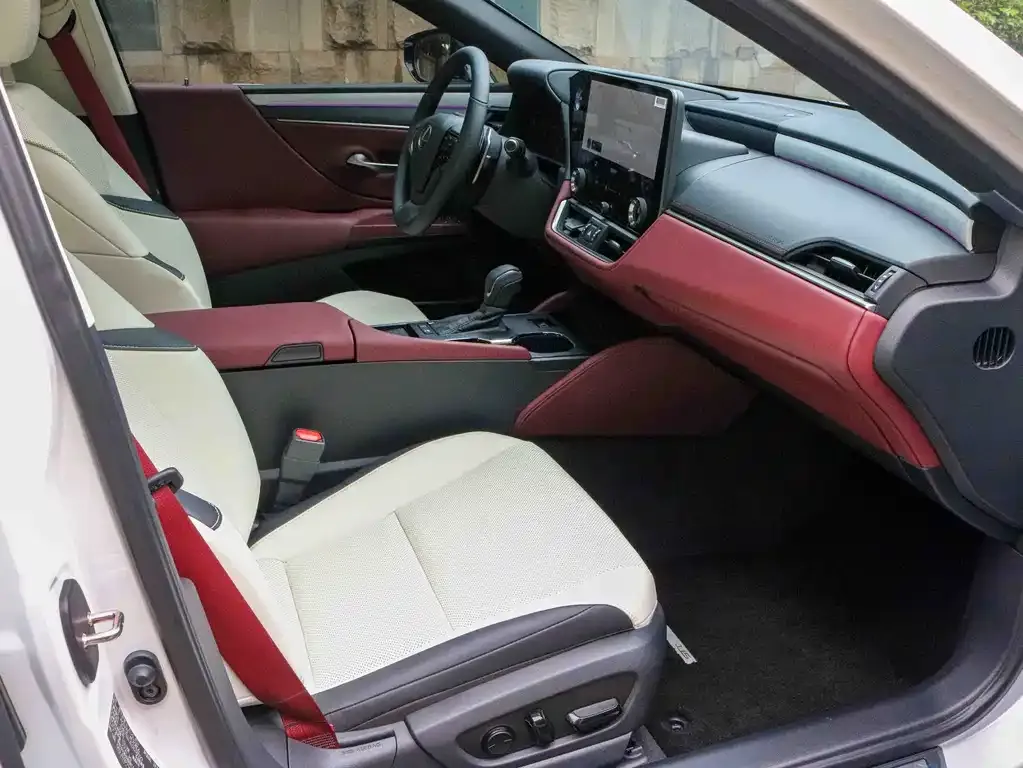 Lexus ES 2025 из CN, фото 8