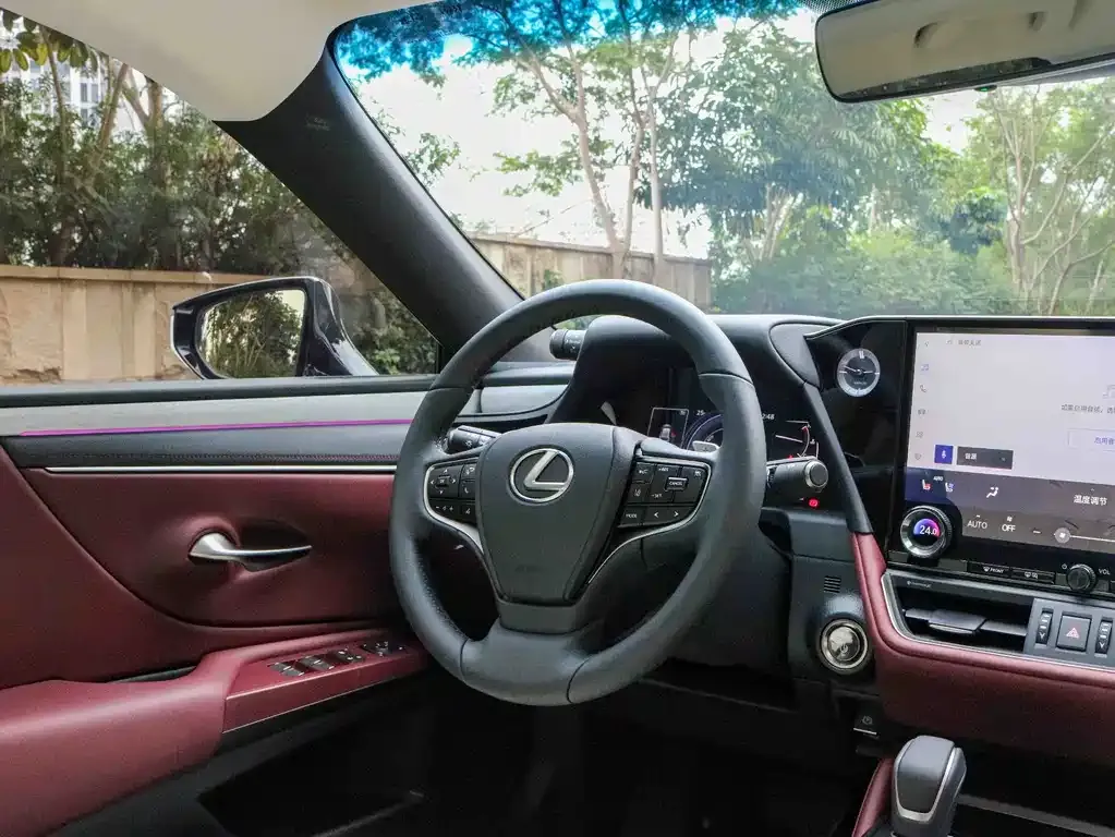 Lexus ES 2025 из CN, фото 9