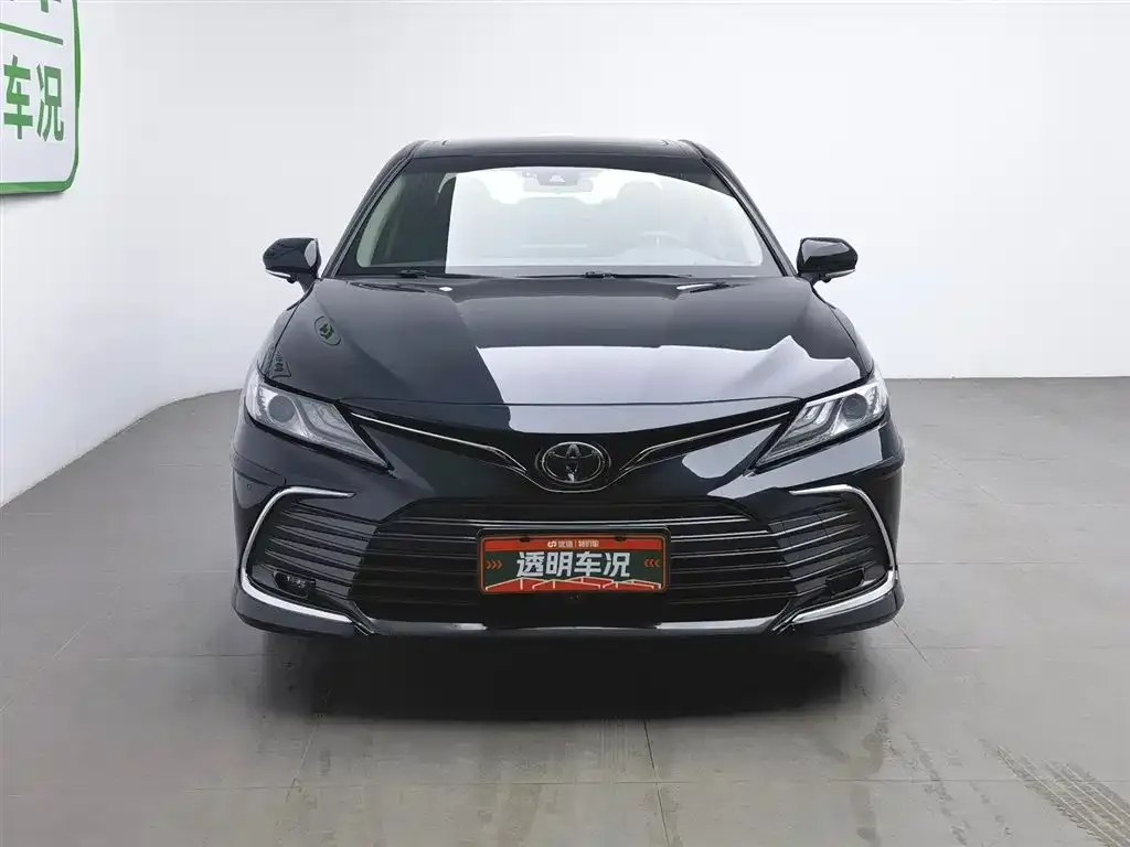 Toyota Camry — фото 3
